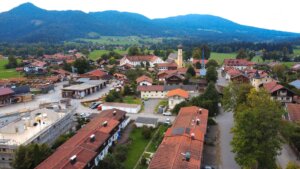 Absolute Gelegenheit in Fischbachau: Einzigartiges Reihenhaus im Bayerischen Oberland unter 300.000 €