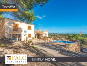 Schöne Finca mit Pool und Meerblick in Manacor
