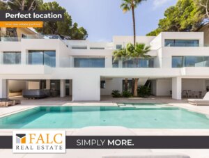 Spektakuläre Neubau-Luxusvilla in 1. Meereslinie in Cala Viñas