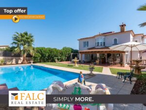 Grandiose Villa im Versace-Stil mit Pool und Meerblick in Cala Pi