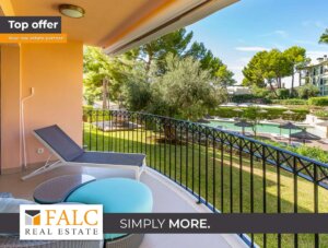 Herausragendes Erdgeschoss-Apartment mit wunderschönem Privatgarten in Camp de Mar