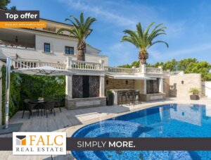 Luxuriöse Villa mit Pool, Meer- und Bergblick, in Strandnähe in Paguera