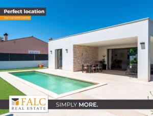 Moderne und helle Neubau-Villa mit Pool