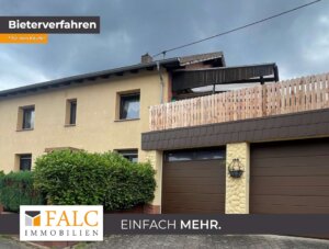 Einfamilienhaus in zentraler Lage mit 2 Garagen